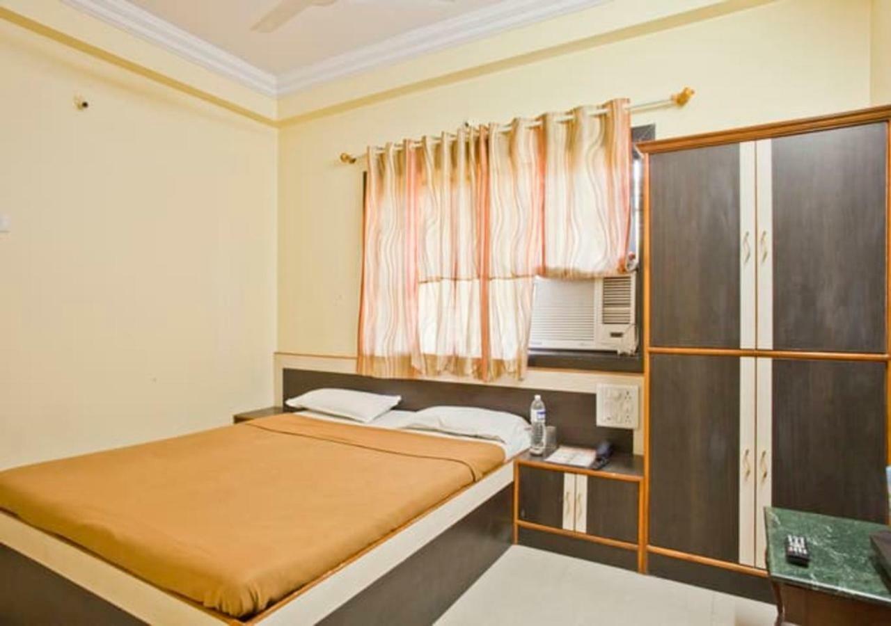 Hotel Sai Ganesh Ширди Екстериор снимка