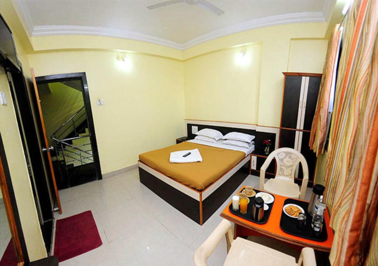 Hotel Sai Ganesh Ширди Екстериор снимка